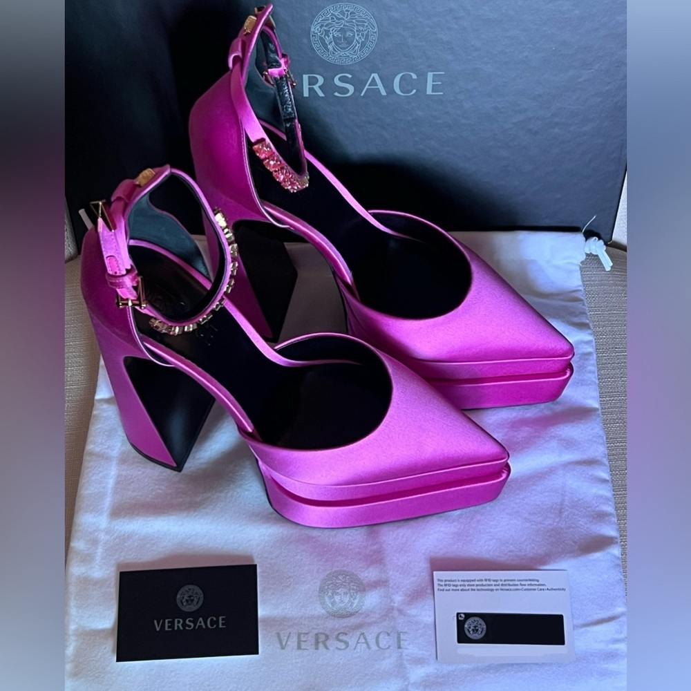 VERSACE Decollete Pink Lemonade Satin Platform Crystal Pointy Heels EU 40 - Picture 7 of 16